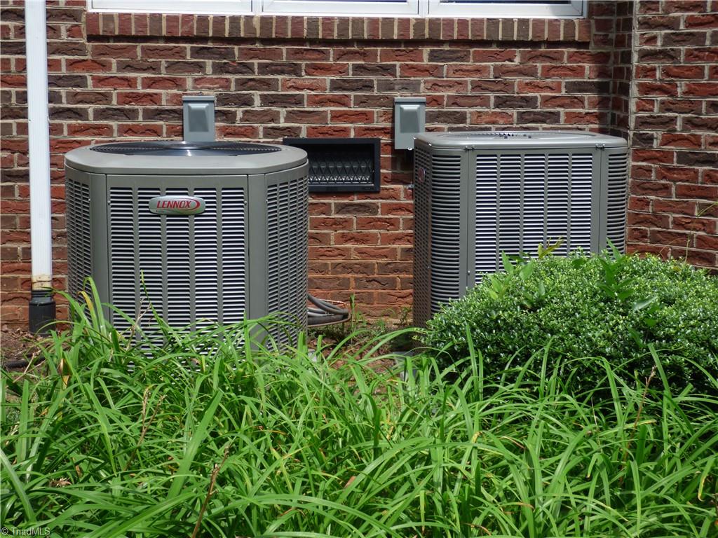 1319 E Allred Street