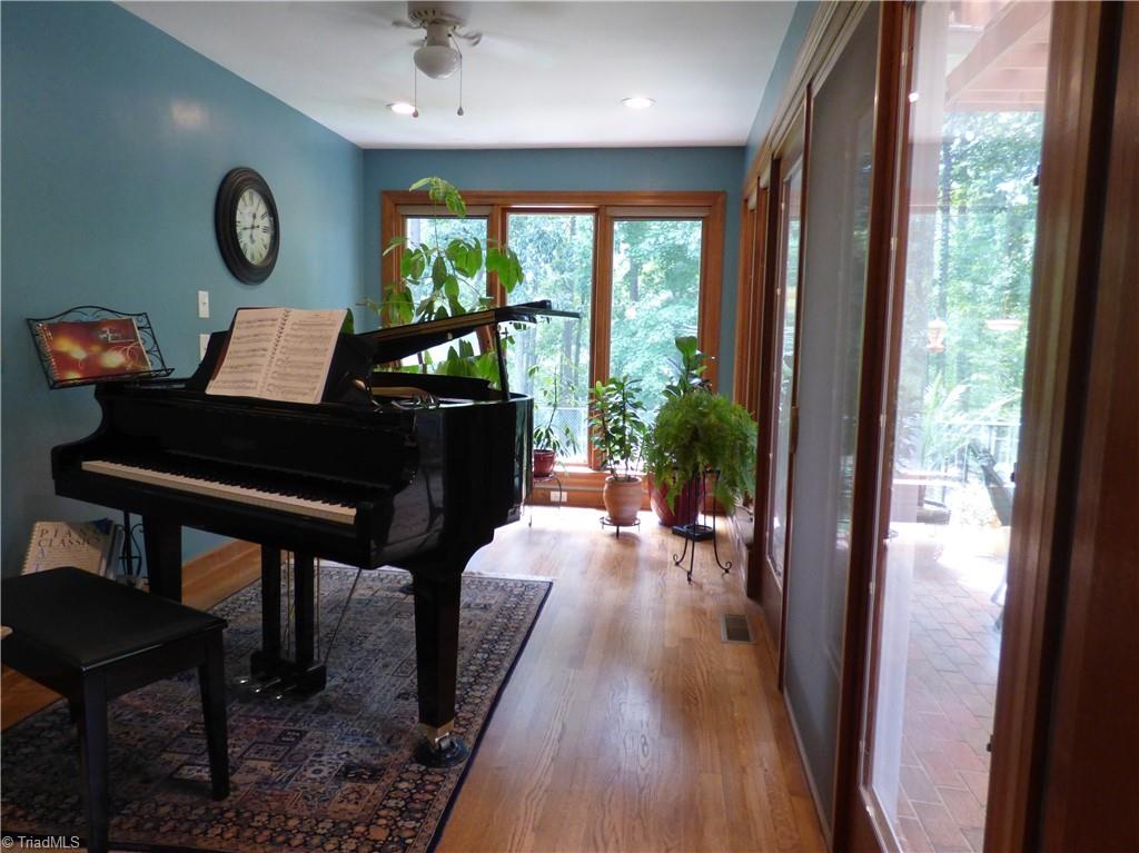 1319 E Allred Street