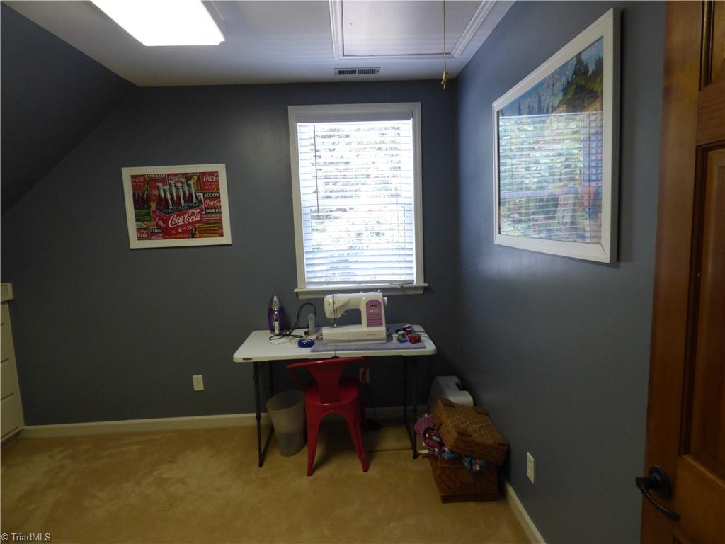 1319 E Allred Street