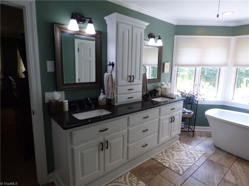 1319 E Allred Street