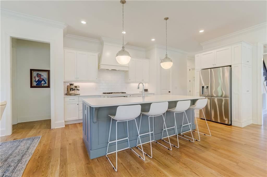 603 Kimpton Court