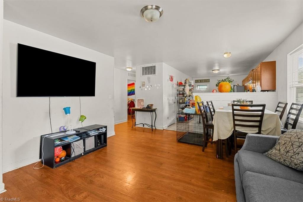 1772 Richard Allen Lane, Winston-Salem