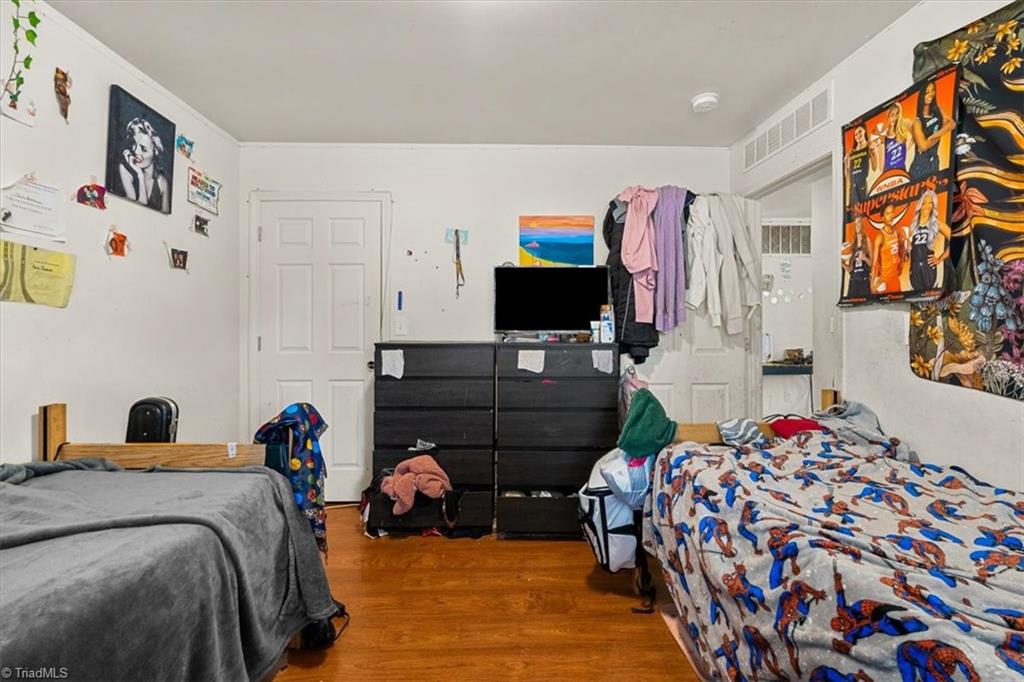 1772 Richard Allen Lane, Winston-Salem