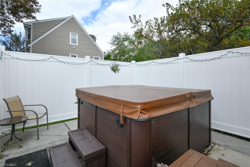 1516 Chimney Rock Drive