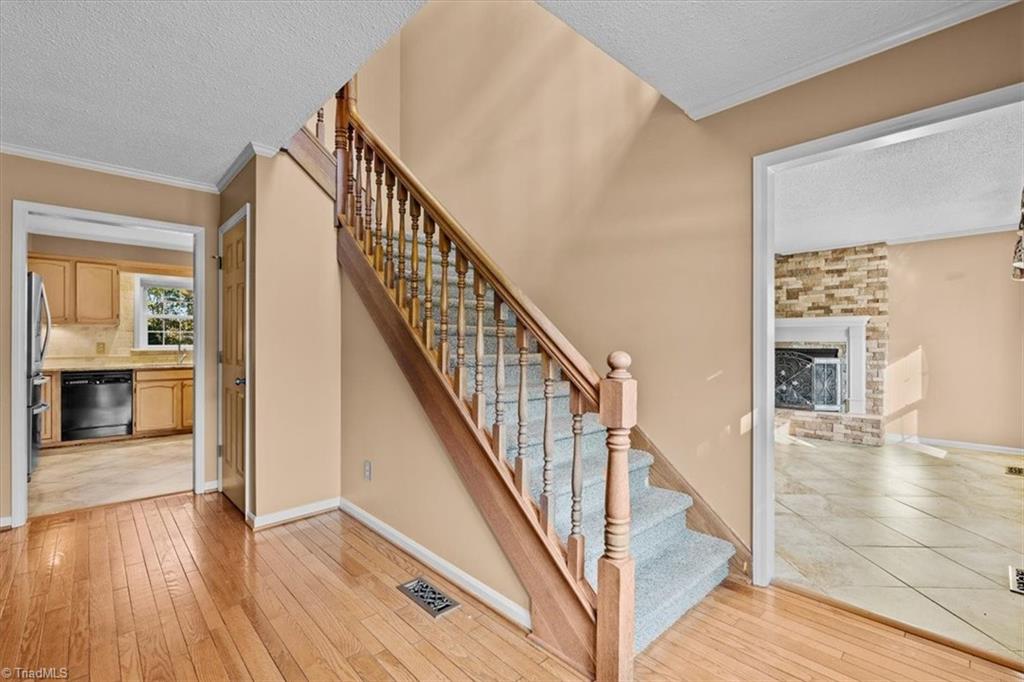 1516 Chimney Rock Drive