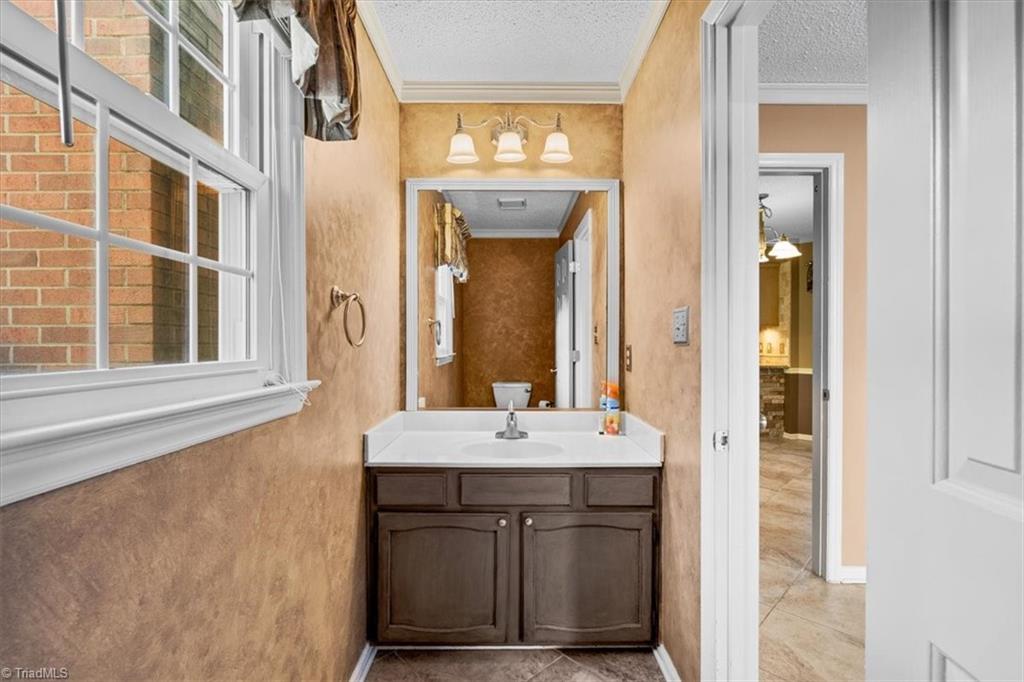 1516 Chimney Rock Drive