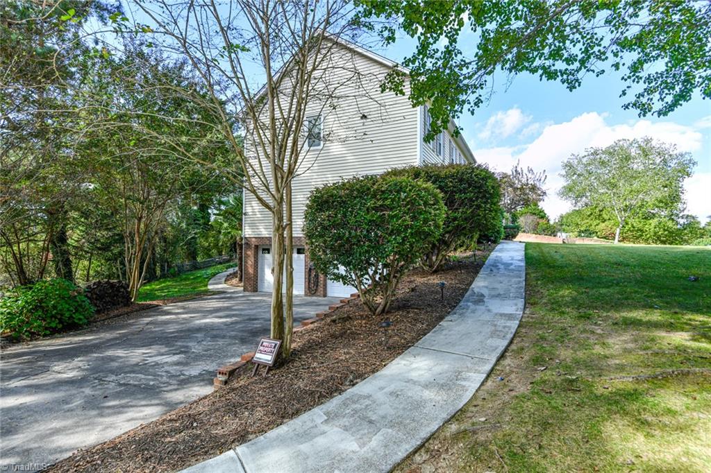 1516 Chimney Rock Drive