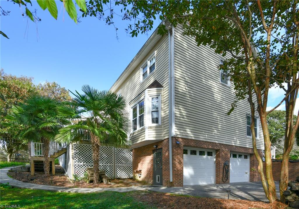 1516 Chimney Rock Drive