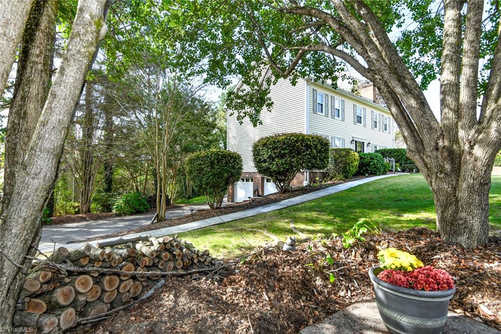 1516 Chimney Rock Drive
