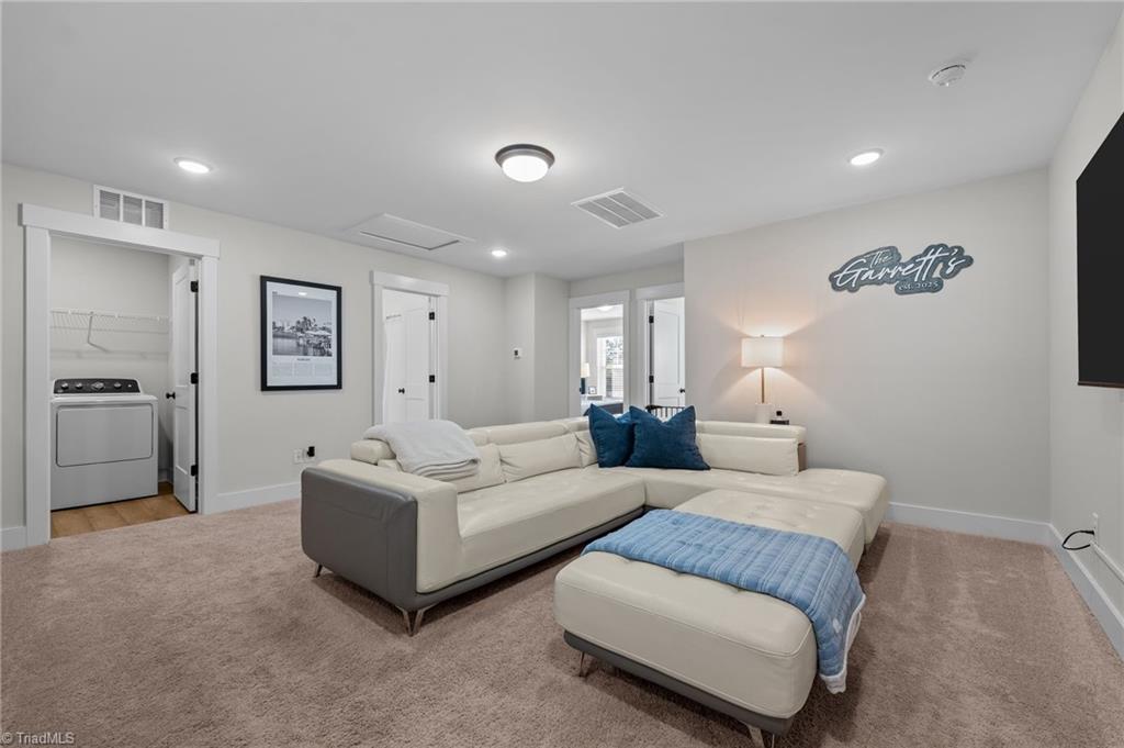 1103 Summerhouse Way