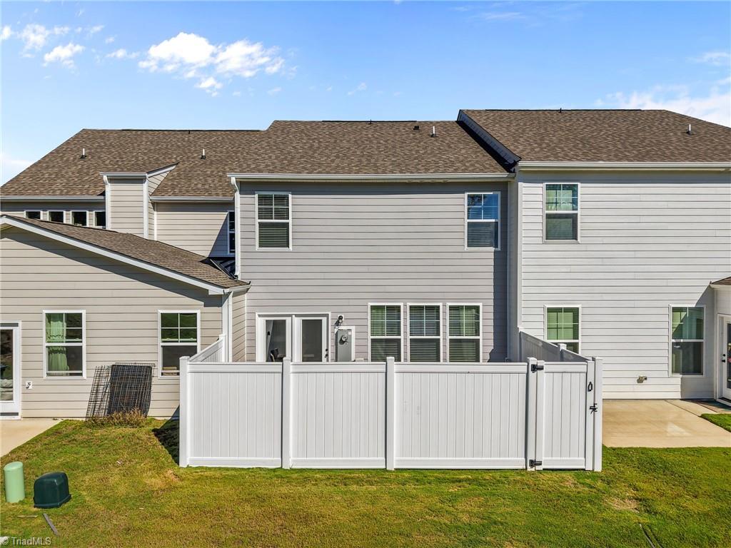 1103 Summerhouse Way