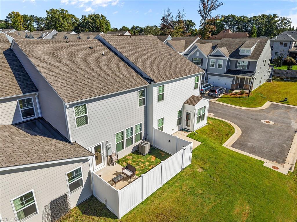 1103 Summerhouse Way