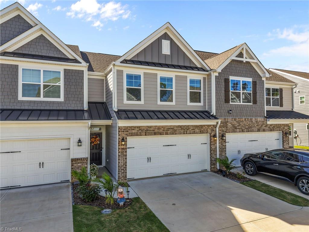 1103 Summerhouse Way