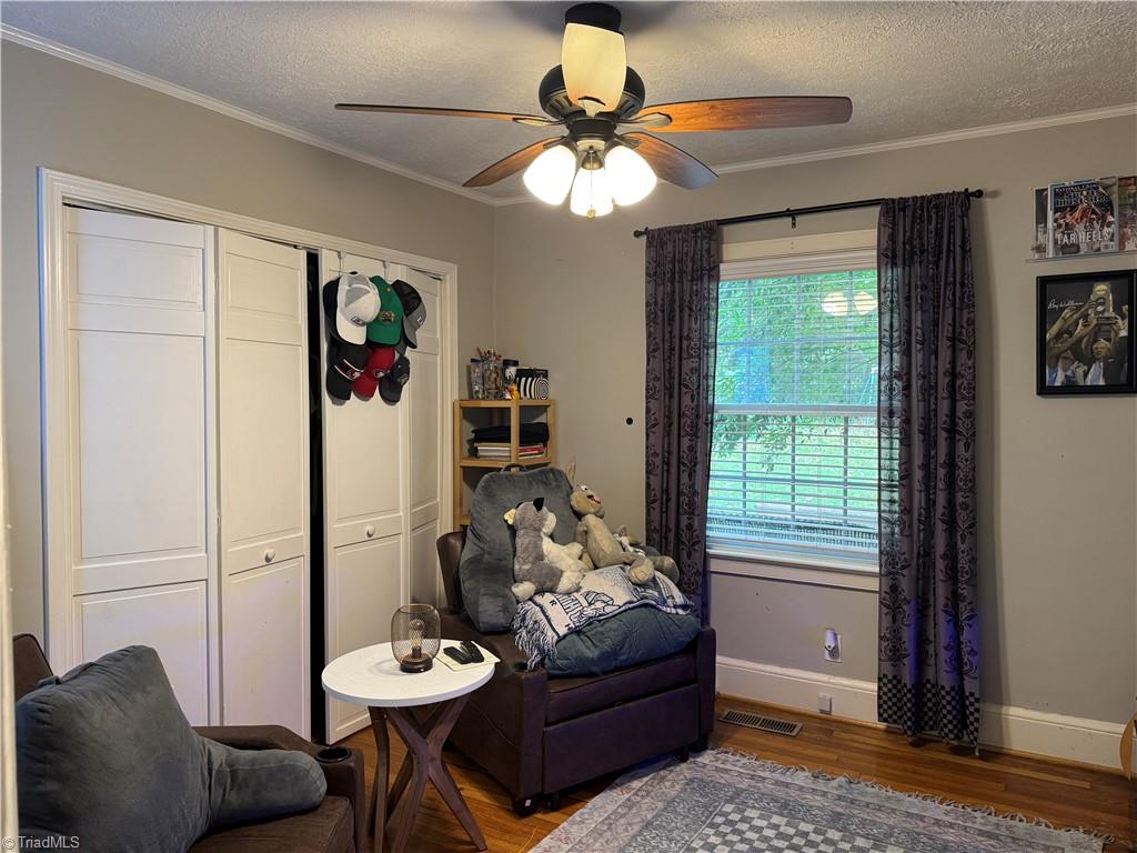 909 Knollwood Street, Winston-Salem