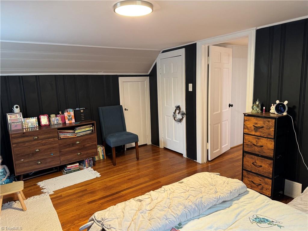 909 Knollwood Street, Winston-Salem