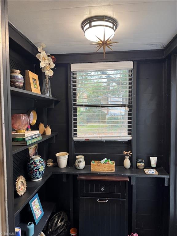 909 Knollwood Street, Winston-Salem