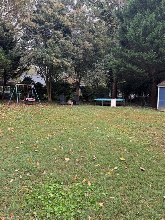 909 Knollwood Street, Winston-Salem