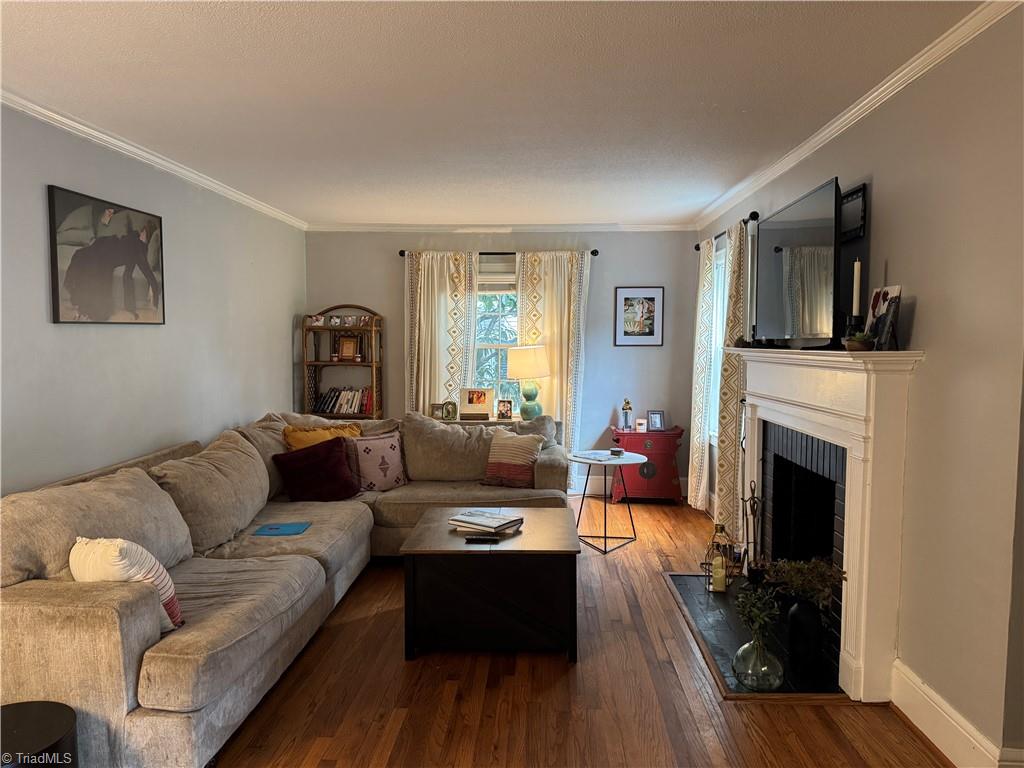 909 Knollwood Street, Winston-Salem