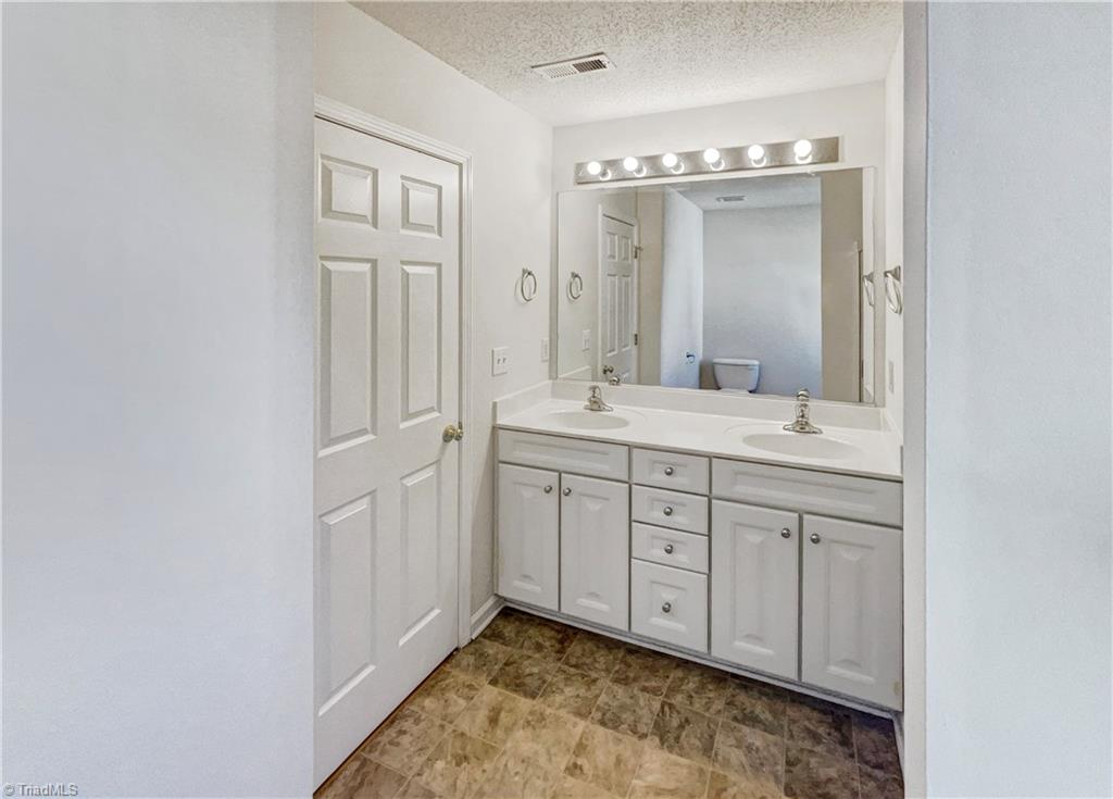 3100 Glen Laurel Lane, Winston-Salem