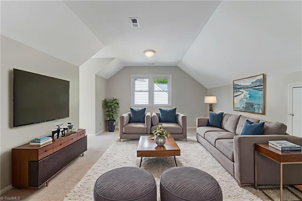 16 Brookglen Drive, Greensboro