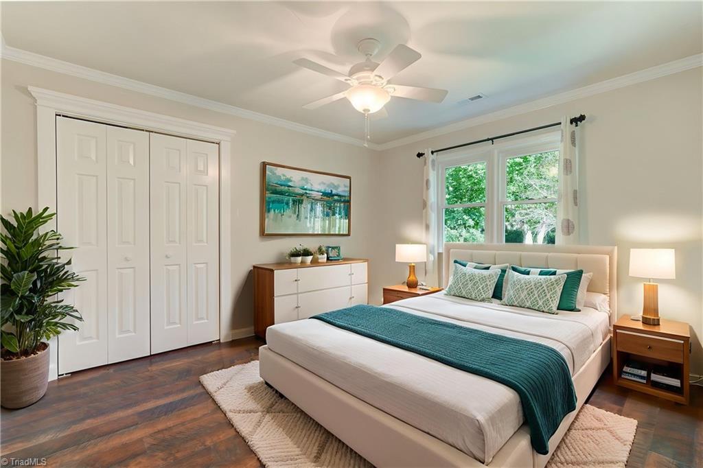 16 Brookglen Drive, Greensboro