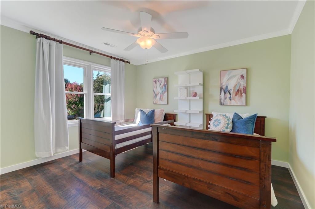 16 Brookglen Drive, Greensboro