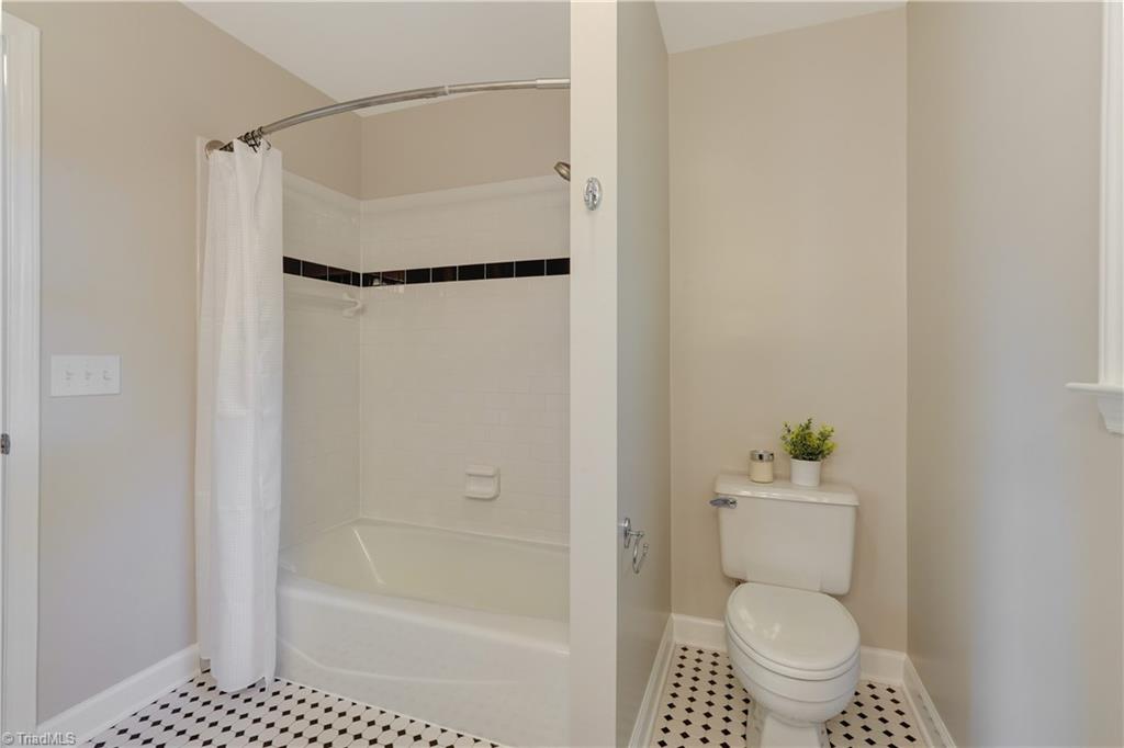 16 Brookglen Drive, Greensboro