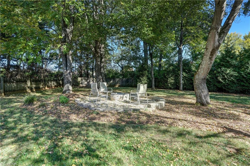 16 Brookglen Drive, Greensboro