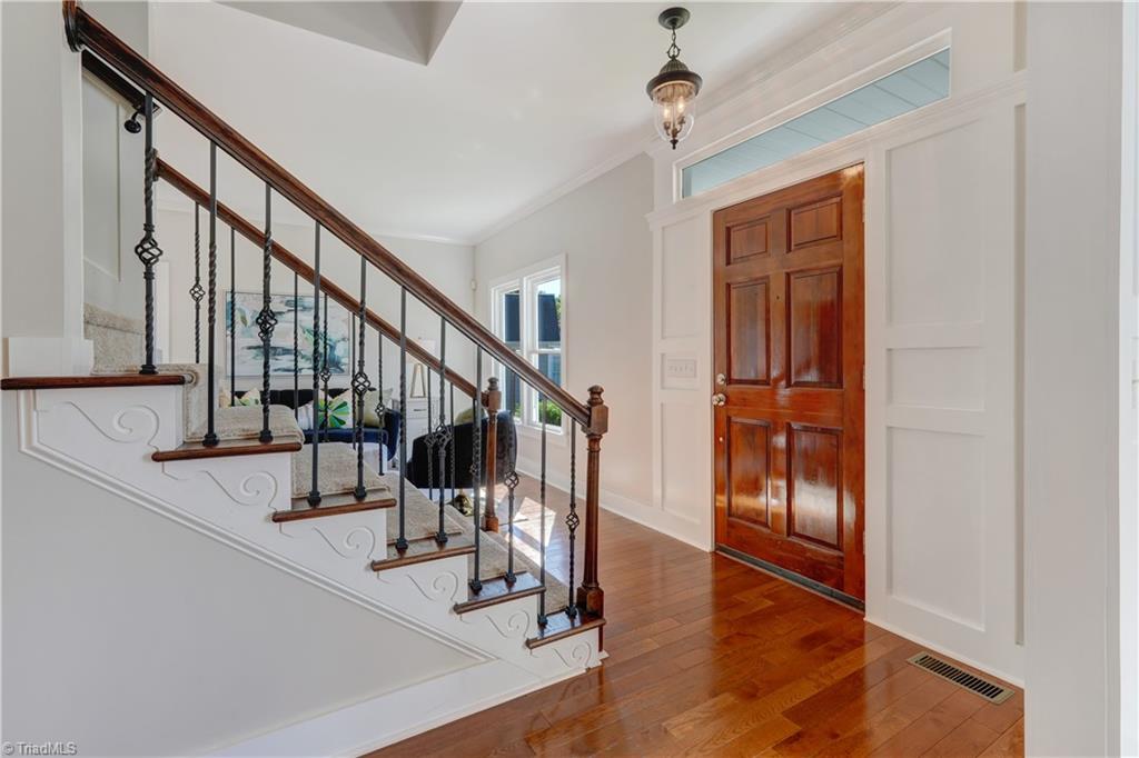 16 Brookglen Drive, Greensboro