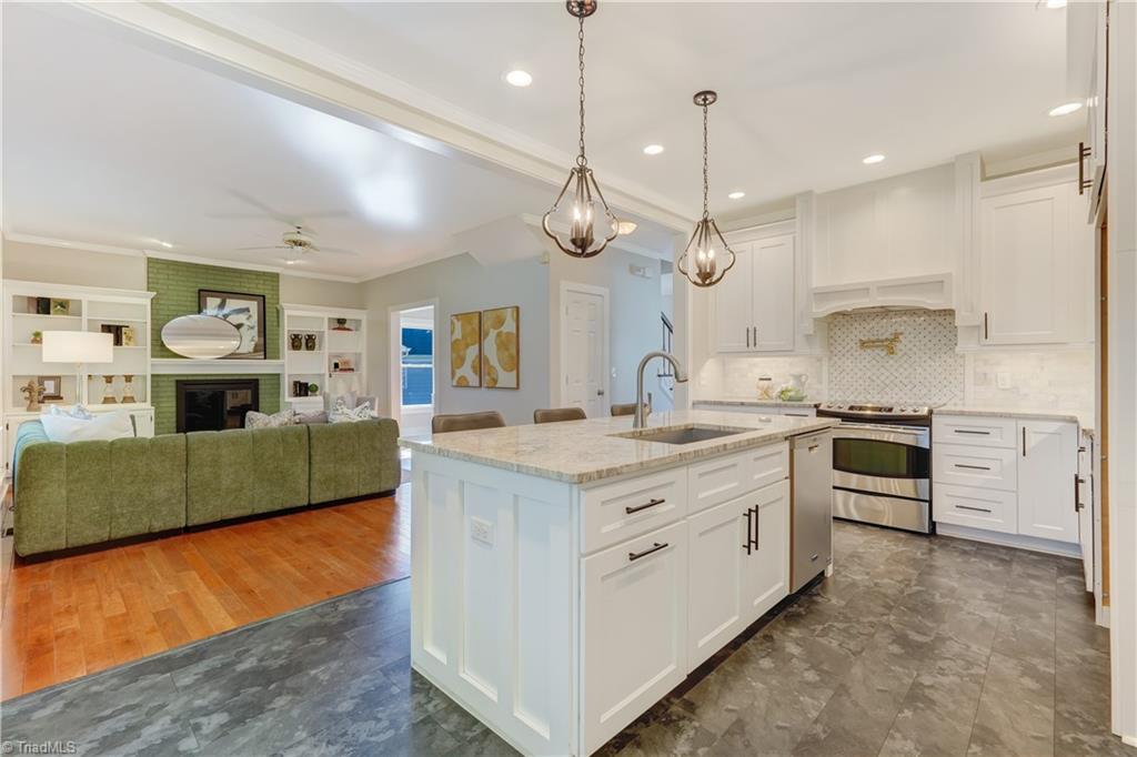 16 Brookglen Drive, Greensboro