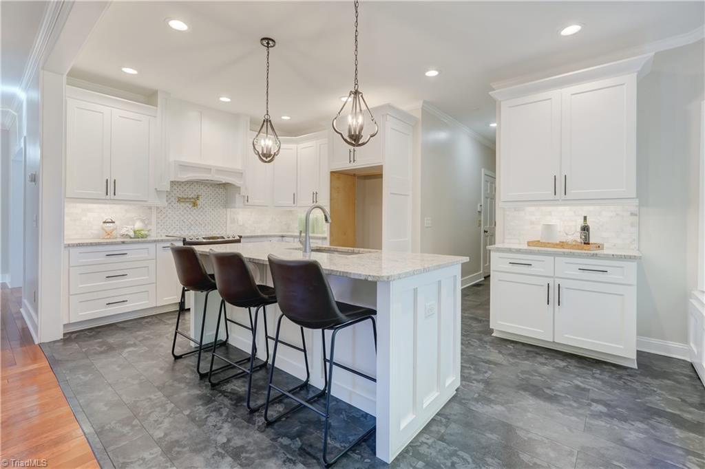 16 Brookglen Drive, Greensboro