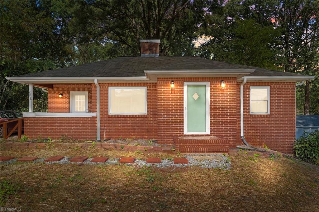 2906 Spring Garden Street, Greensboro