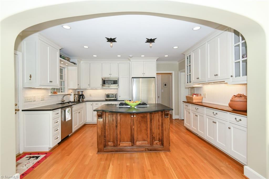 223 Avondale Drive, Greensboro