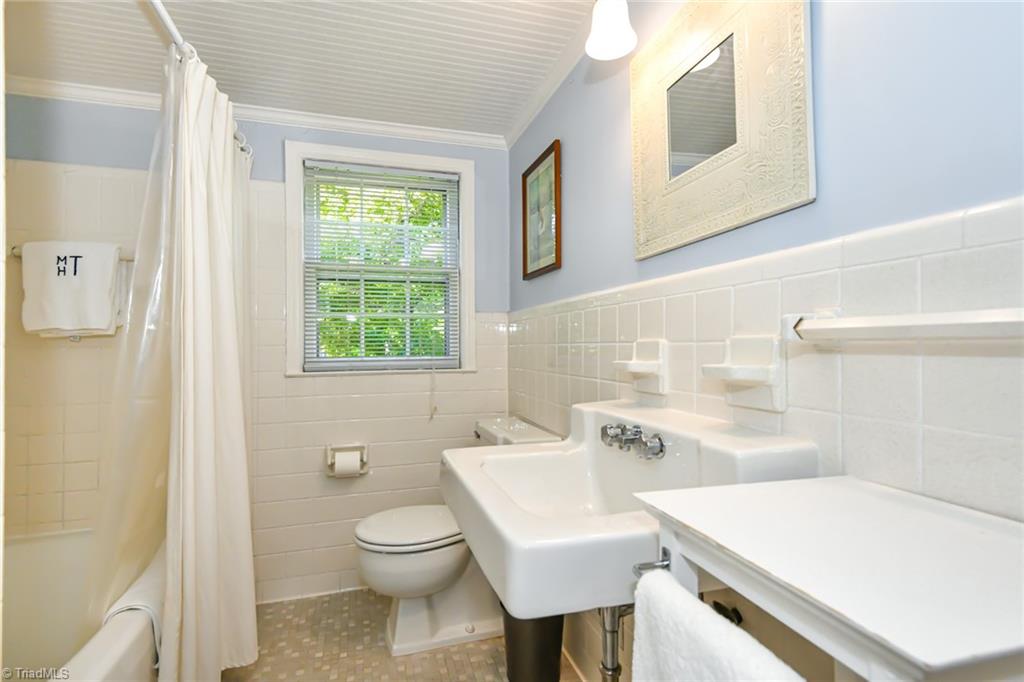 223 Avondale Drive, Greensboro