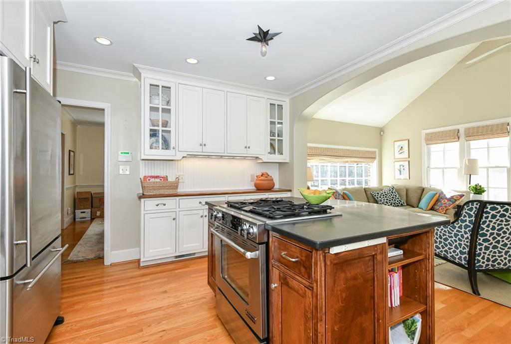 223 Avondale Drive, Greensboro