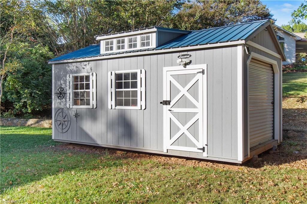 2464 Ardmore Manor, Winston-Salem