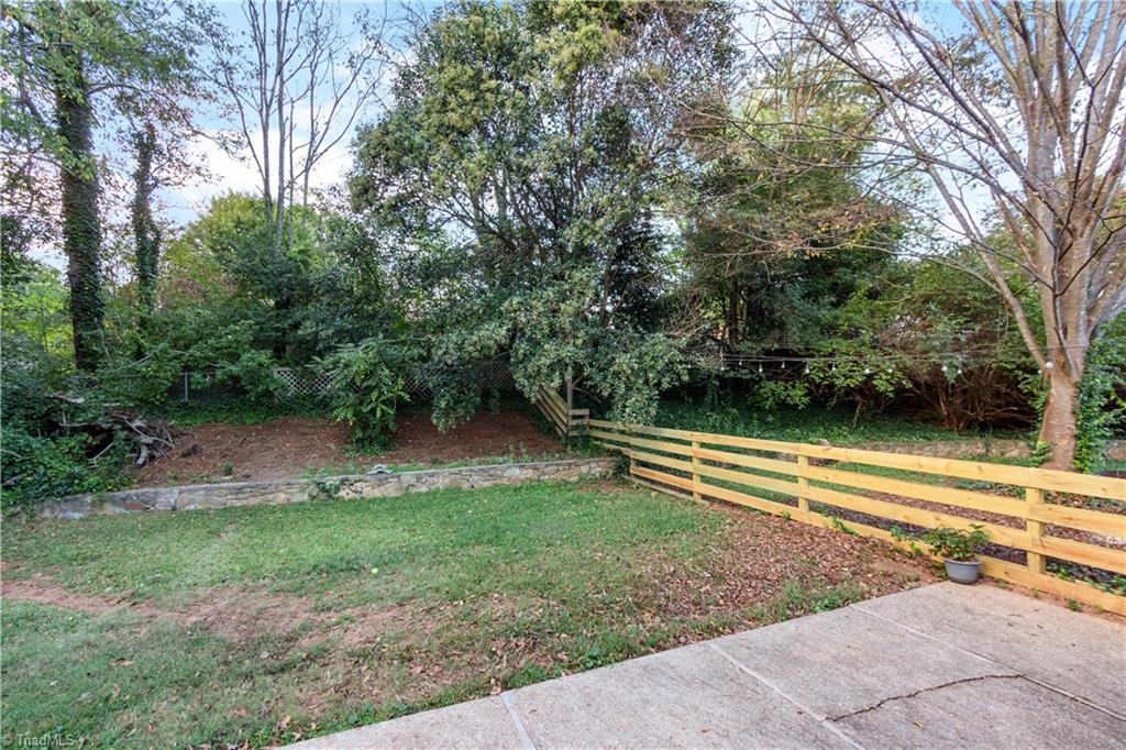 2464 Ardmore Manor, Winston-Salem