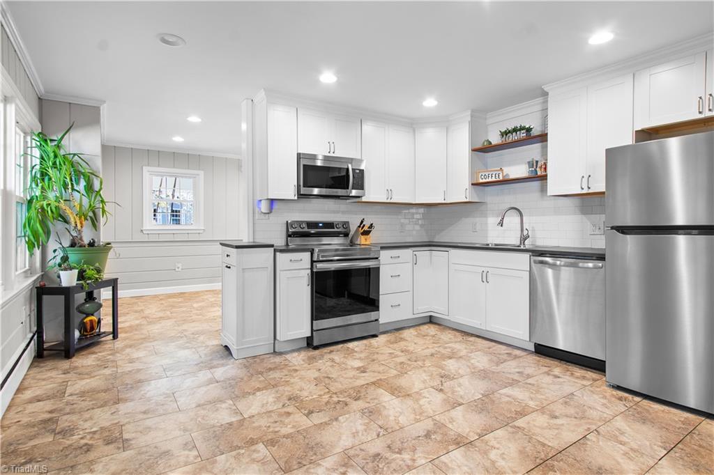 2464 Ardmore Manor, Winston-Salem