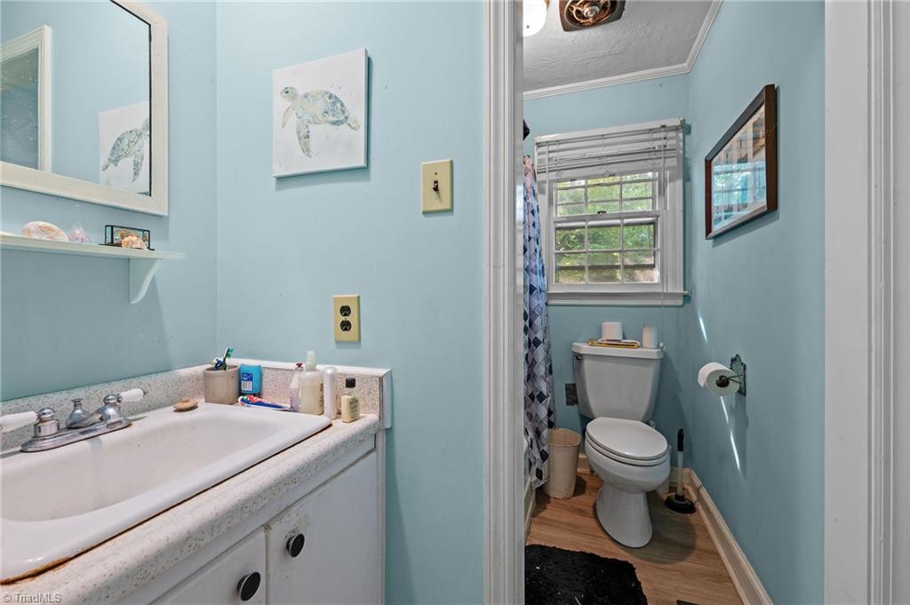 6203 Roblyn Road, Greensboro