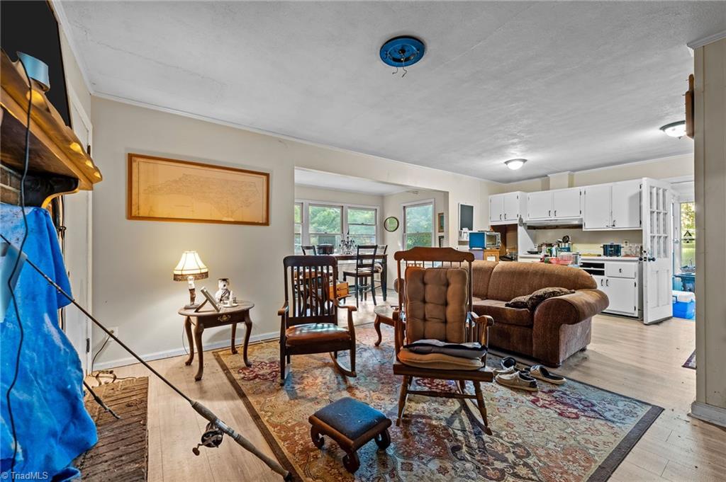 6203 Roblyn Road, Greensboro