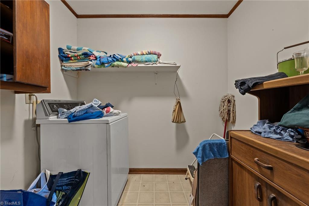 6203 Roblyn Road, Greensboro