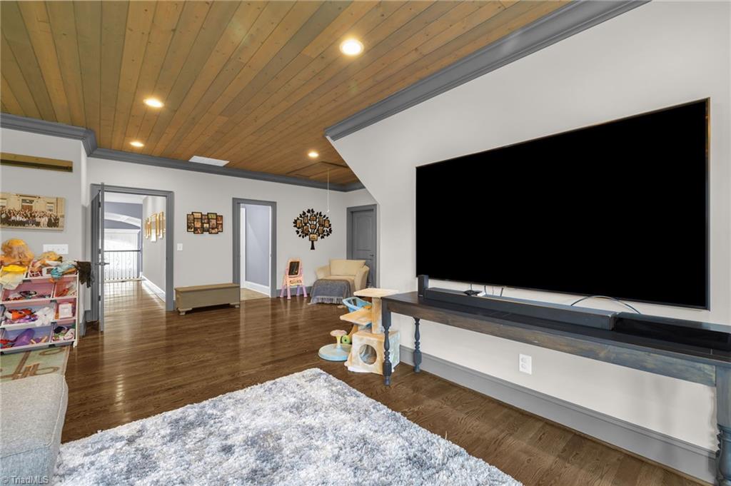 7497 Shadow Creek Drive, Summerfield