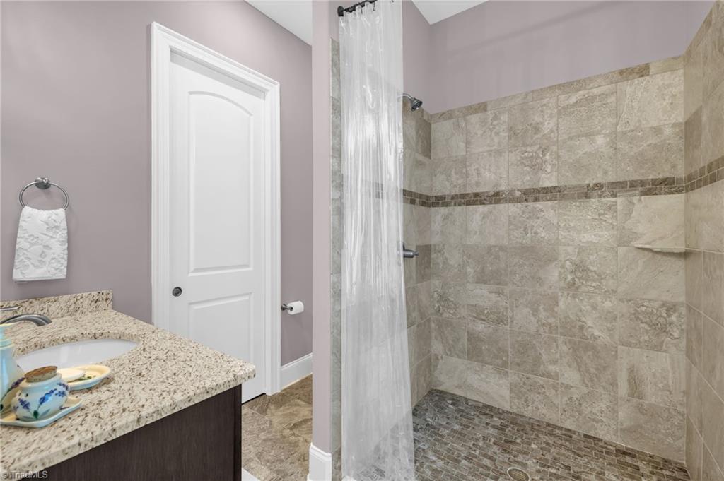 7497 Shadow Creek Drive, Summerfield