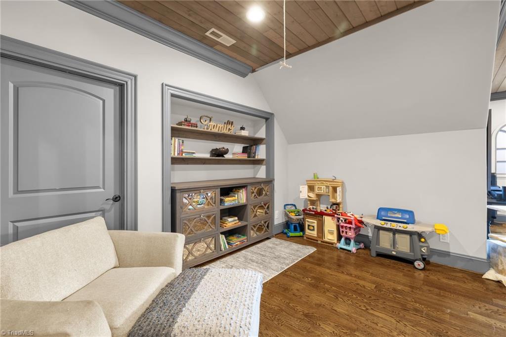 7497 Shadow Creek Drive, Summerfield