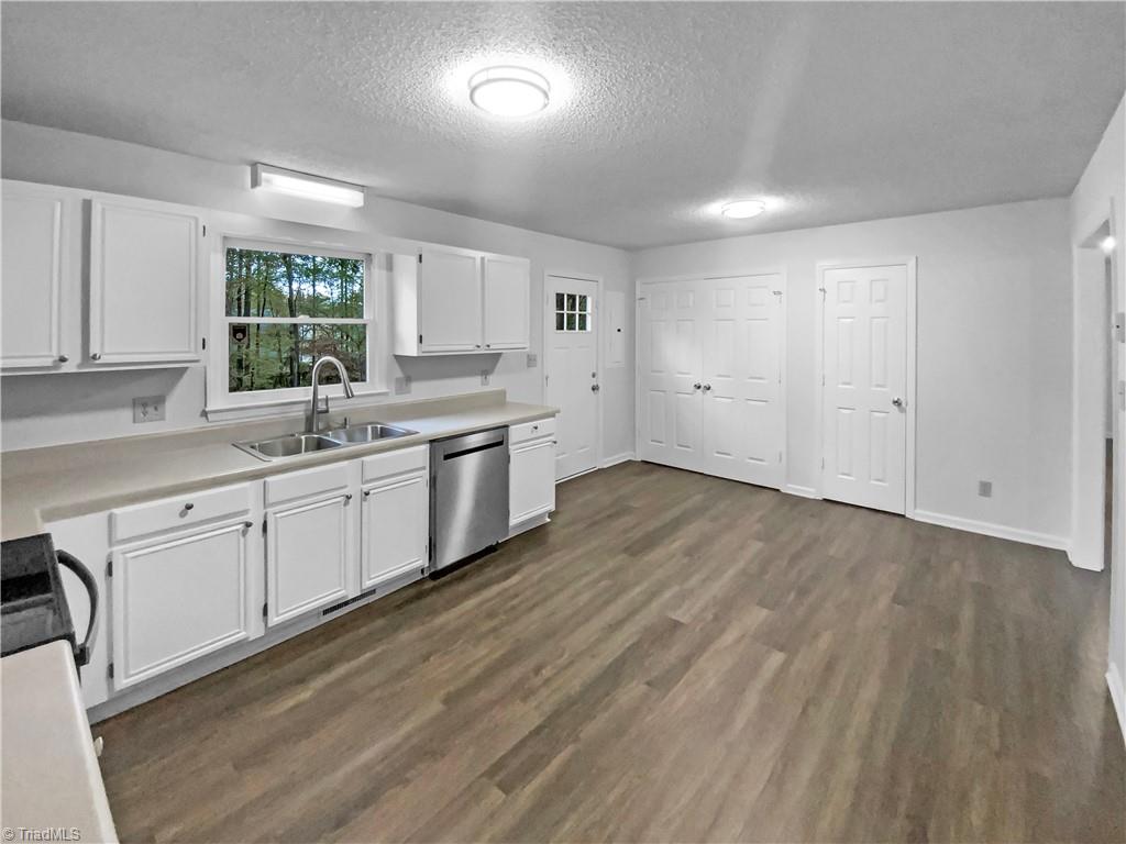 1806 Glenside Drive