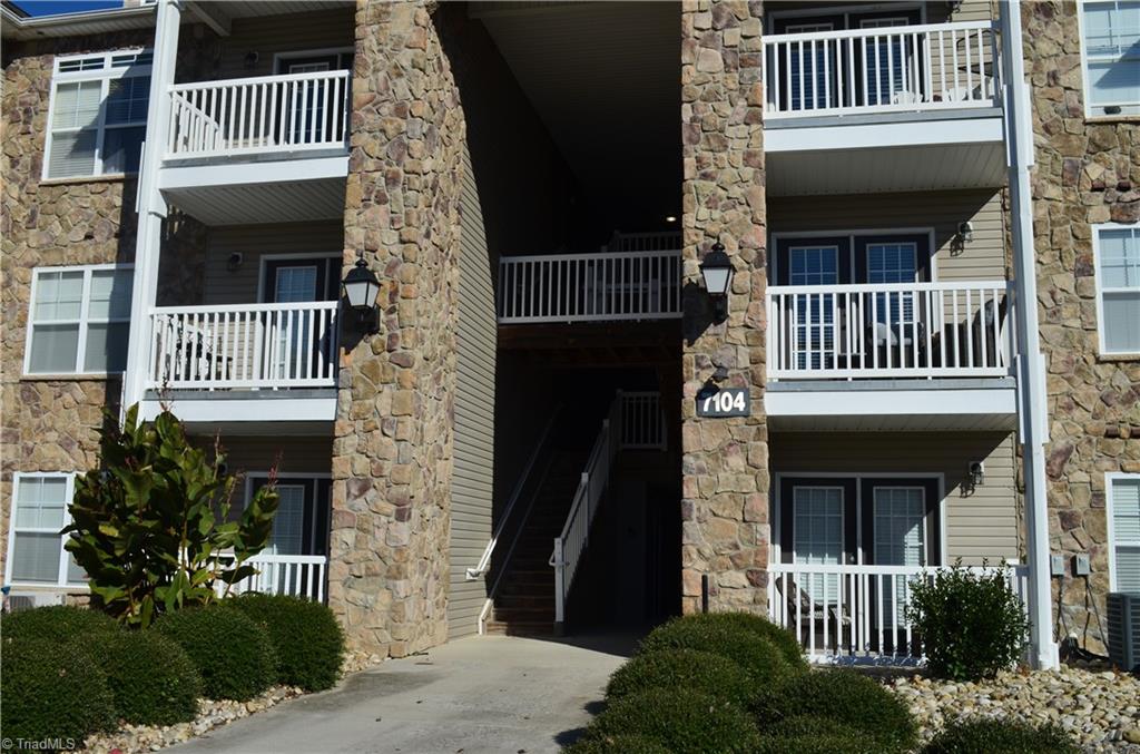 7104 Friendly Avenue # 105