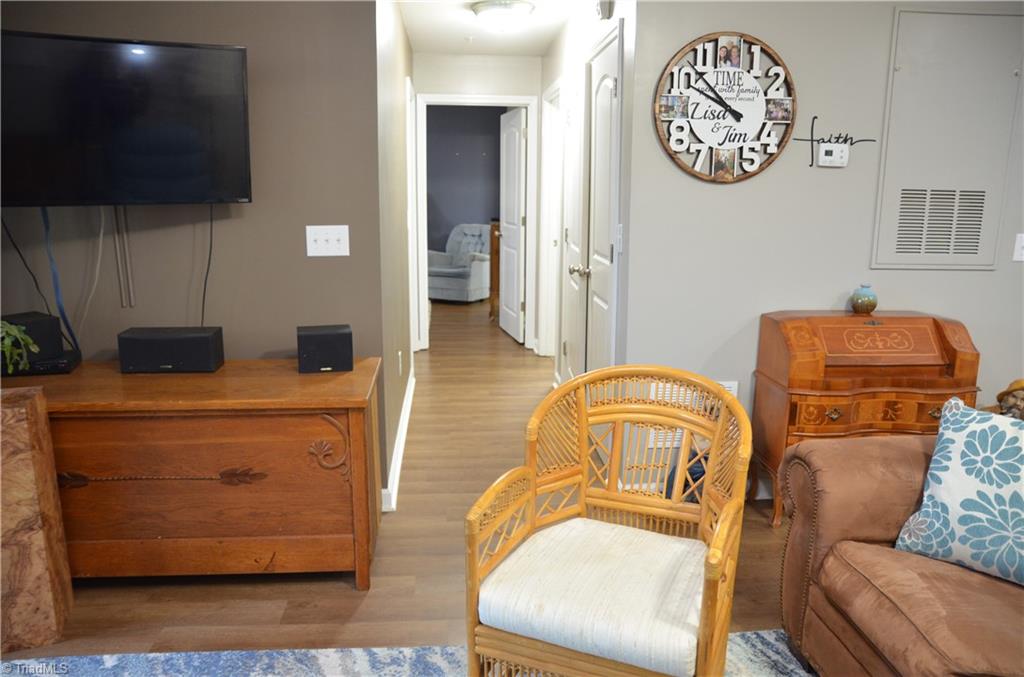 7104 Friendly Avenue # 105