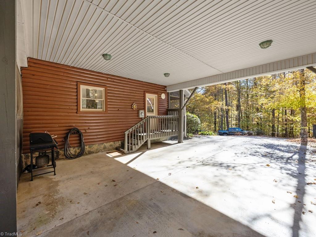 590 Walker Boulevard