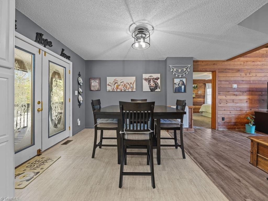 590 Walker Boulevard