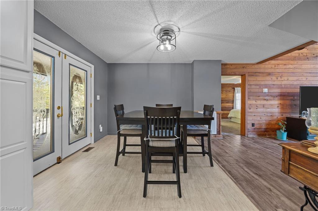 590 Walker Boulevard